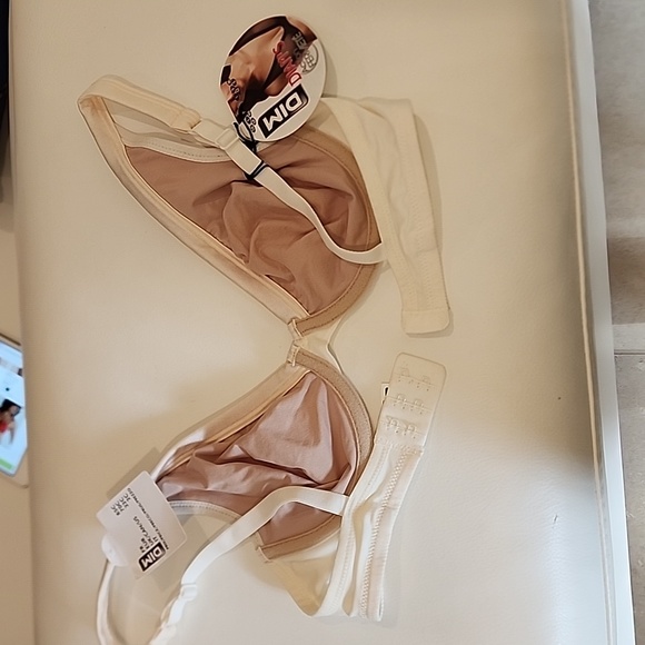 NWT DIM lace triangle soft bra 32C - Picture 3 of 6